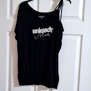 Torrid ladies black top size 00